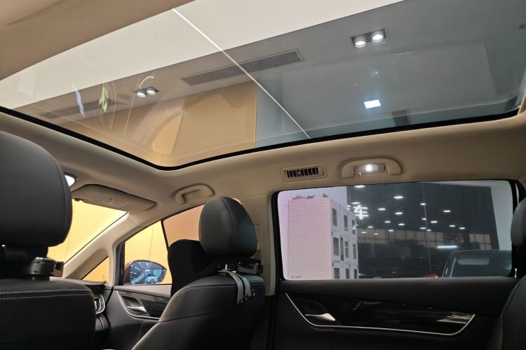 比亚迪 宋MAX 2017款 1.5T 自动智联精英型 7座中控内饰7013