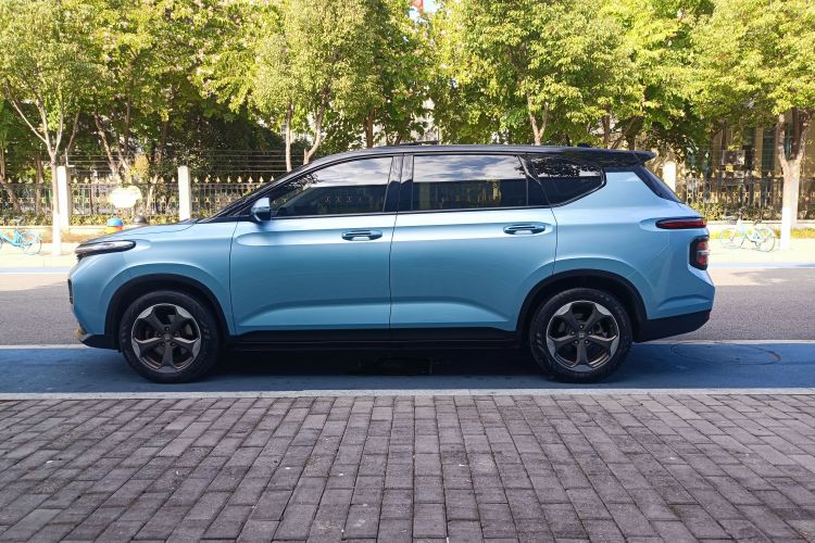 宝骏RM-5 2019款 1.5T CVT 24小时在线尊贵型 6座车身外观6002