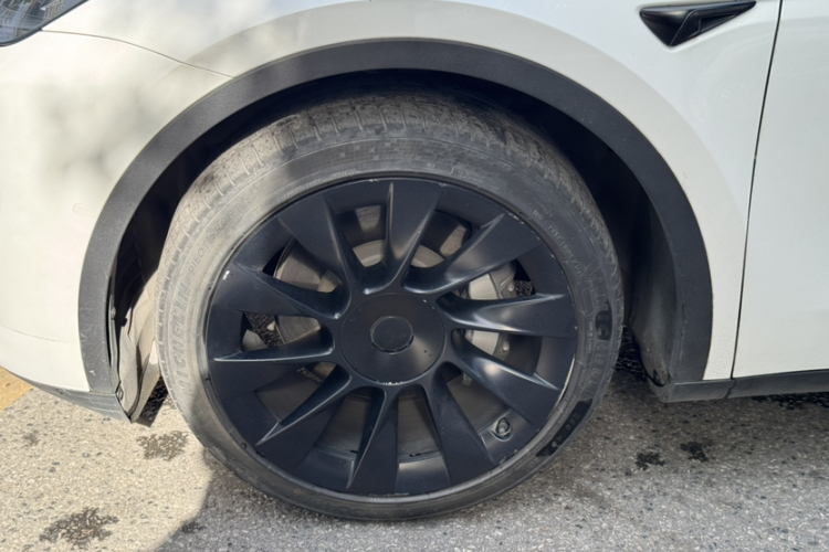 特斯拉 Model Y 2022款 改款 后轮驱动版车身外观6001