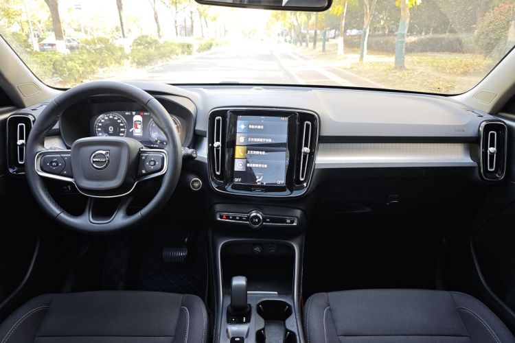 沃尔沃XC40 2022款 T4 四驱智行时尚版中控内饰7003