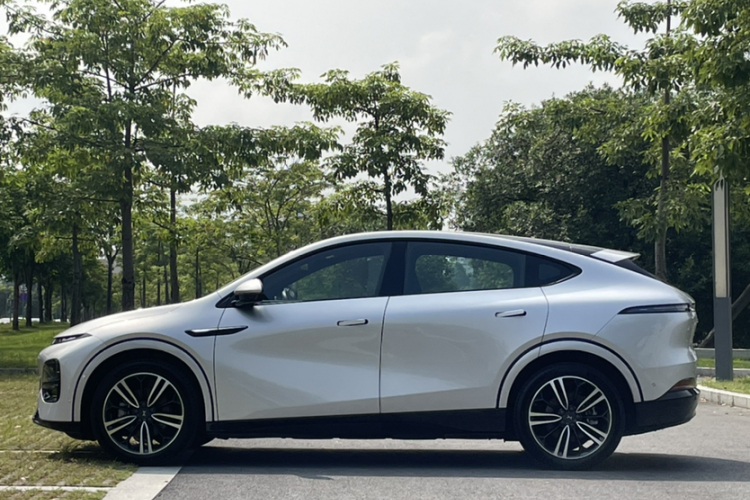 小鹏G6 2023款 700 四驱性能 Max车身外观6001