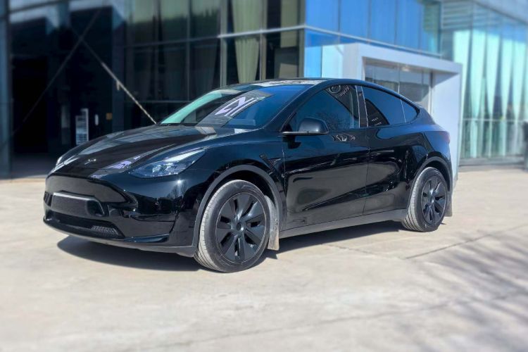 特斯拉 Model Y 2023款 后轮驱动版车身外观1