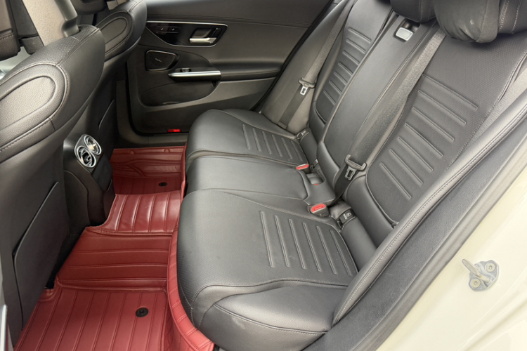 奔驰C级 2023款 C 260 L 运动版中控内饰7003