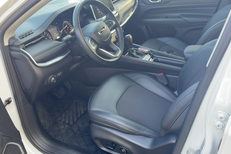 Jeep 指南者 2021款 220T 自动领先版局部细节19