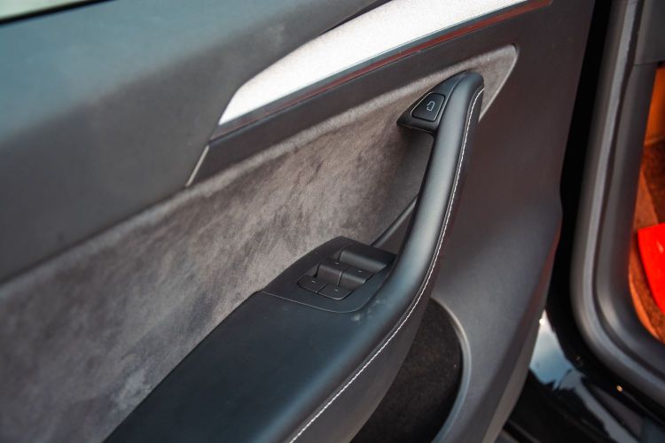 特斯拉 Model Y 2022款 改款 后轮驱动版中控内饰7012