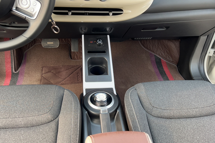 五菱汽车 五菱缤果 2024款 203km 轻享款局部细节18