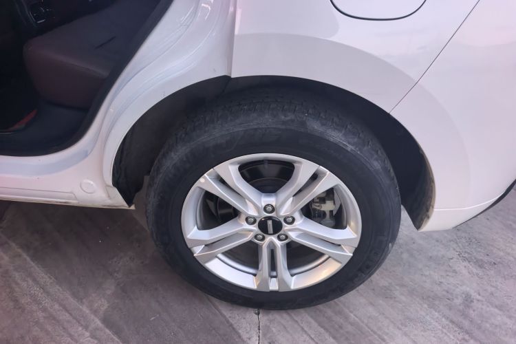 魏牌 VV5 2019款 1.5T 两驱颜先锋车身外观6009