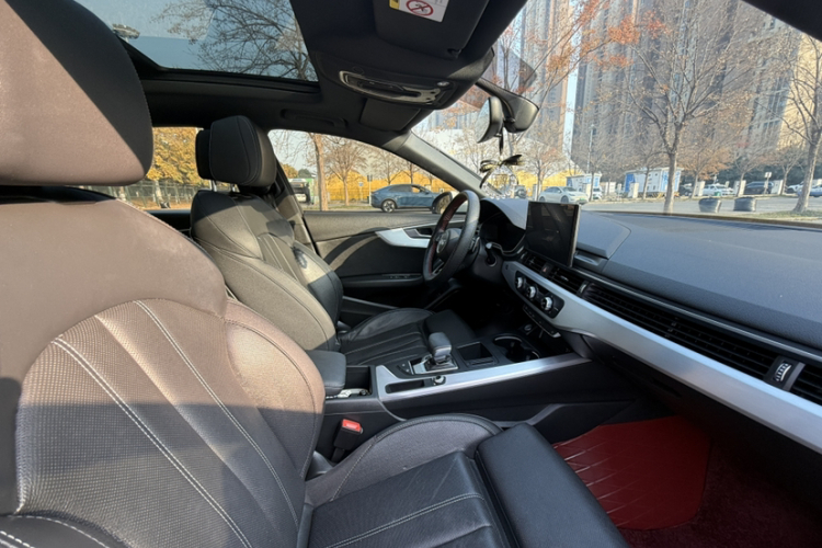 奥迪A4L 2022款 40 TFSI 时尚动感型中控内饰7003