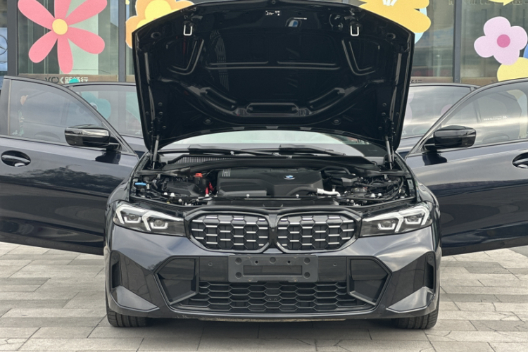 宝马3系 2023款 325Li M运动曜夜套装中控内饰7005