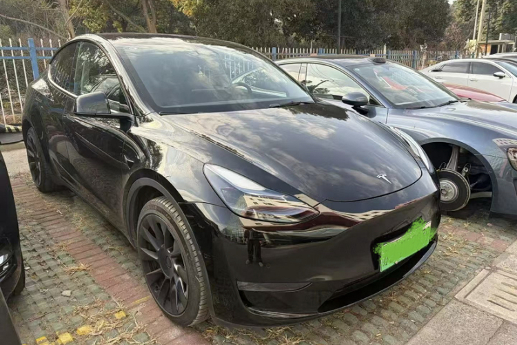 特斯拉 Model Y 2023款 长续航全轮驱动版车身外观6008