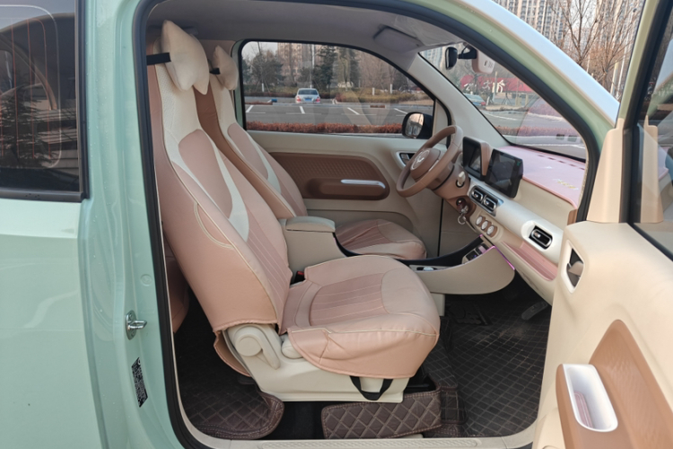 五菱汽车 宏光MINIEV 2024款 第三代 215km 进阶版中控内饰7008