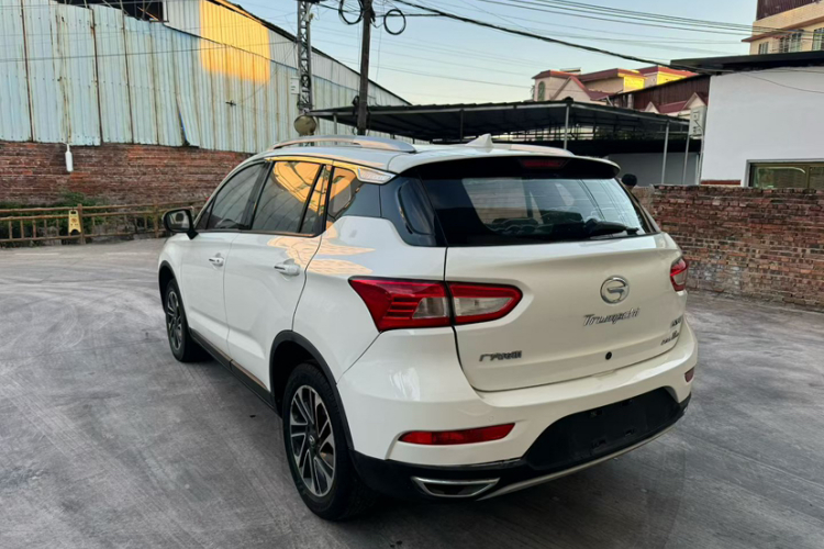 广汽传祺 传祺GS4 2017款 235T G-DCT两驱精英版车身外观6007