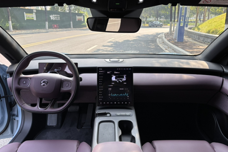 蔚来ET5T 2023款 75kWh Touring中控内饰7010