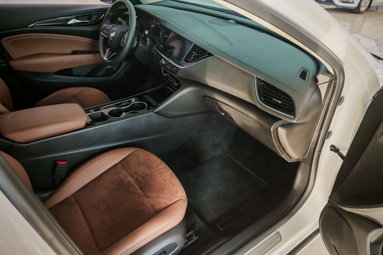 别克 君威 2022款 552T 智享型中控内饰7005