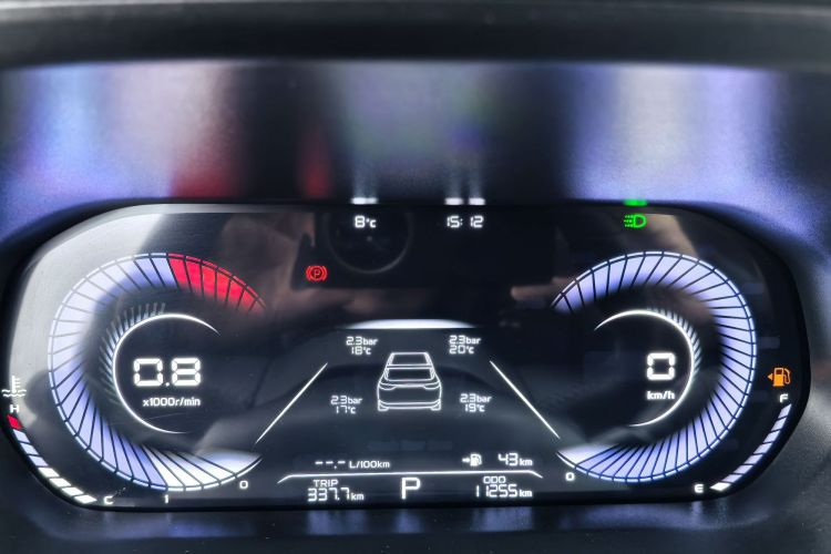 吉利汽车 帝豪 2025款 第4代 1.5L CVT龙腾版中控内饰15