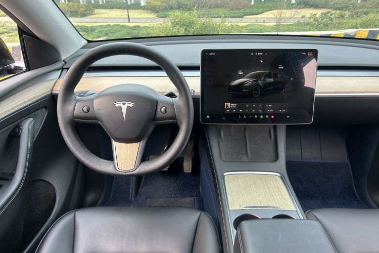特斯拉 Model Y 2022款 后轮驱动版中控内饰7005