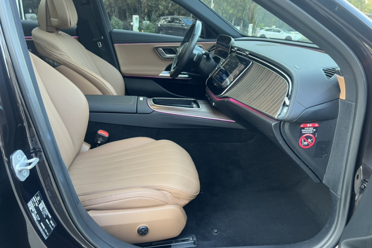 奔驰E级 2024款 E 300 L 时尚型中控内饰7005