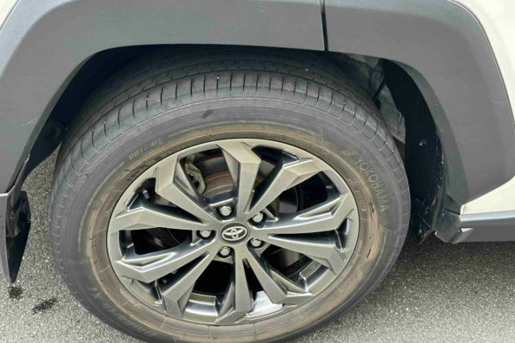 丰田 RAV4荣放 2023款 2.0L CVT四驱探险Plus版车身外观6002