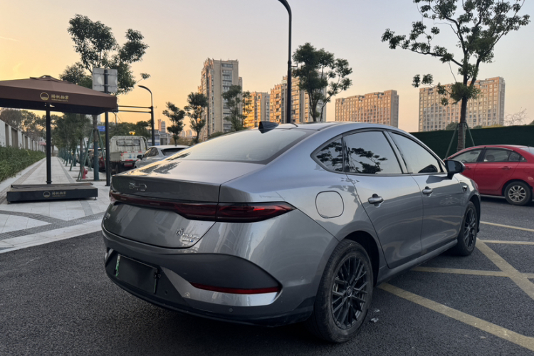 比亚迪 秦PLUS 2025款 EV 智驾版 420KM领先型车身外观6003