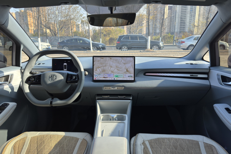 名爵 MG4 EV 2026款 437 从容版中控内饰7002