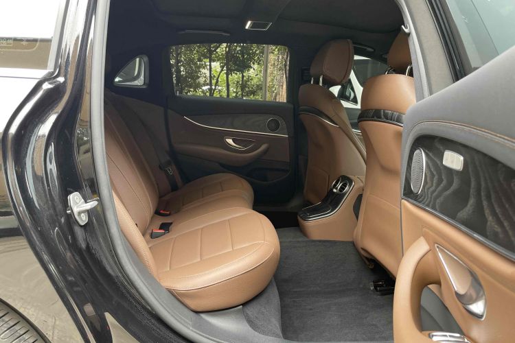 奔驰E级 2023款 E 300 L 运动时尚型中控内饰7003