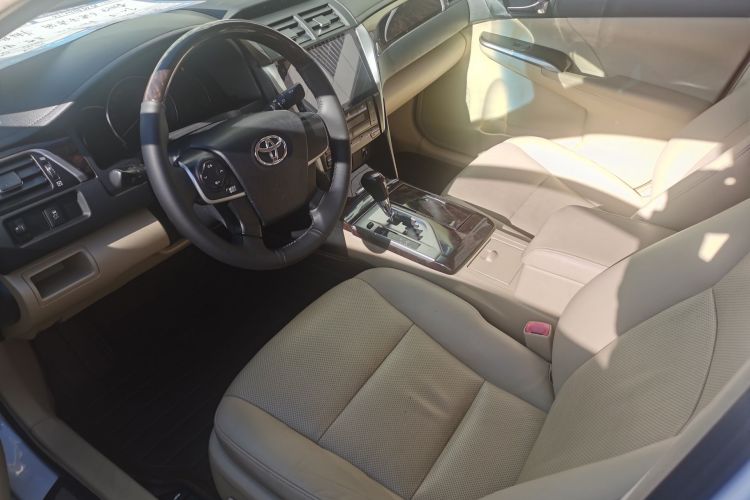 丰田 凯美瑞 2015款 2.0G 领先版中控内饰7002