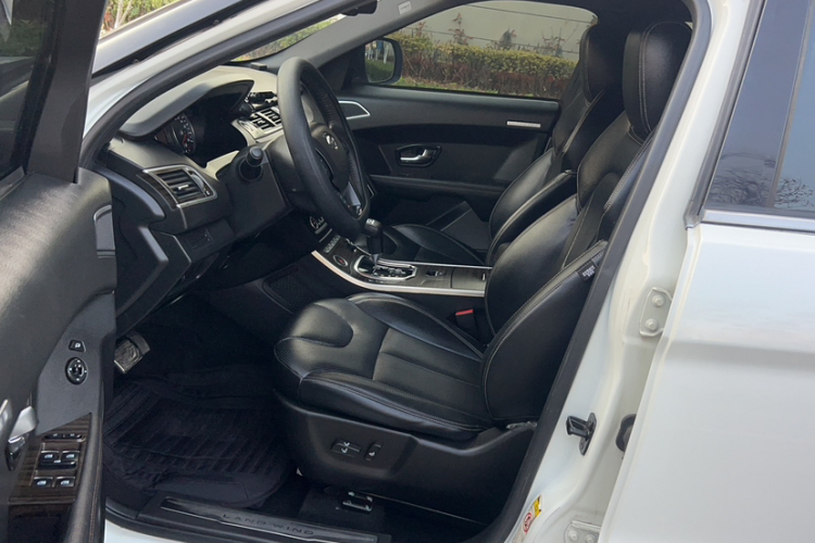 陆风X7 2015款 2.0T 全景旗舰版局部细节19