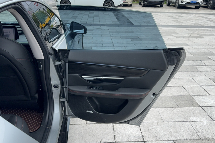 小鹏P7 2021款 480N中控内饰7008