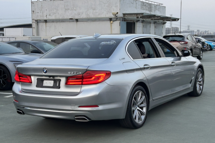 宝马5系新能源 2019款 530Le 豪华套装车身外观6007