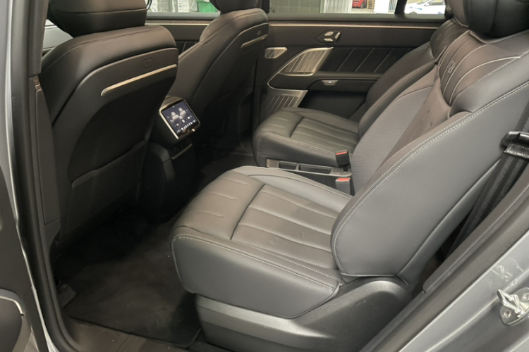 乐道L90 2025款 Max 六座版中控内饰7006