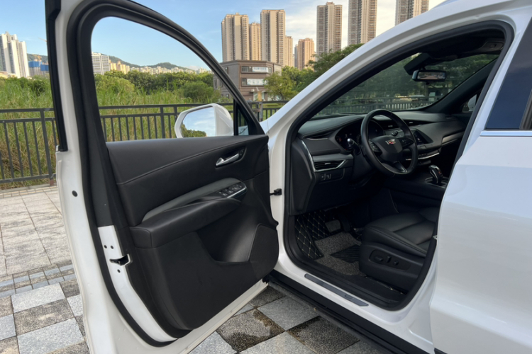 凯迪拉克XT4 2018款 28T 两驱豪华型中控内饰7009