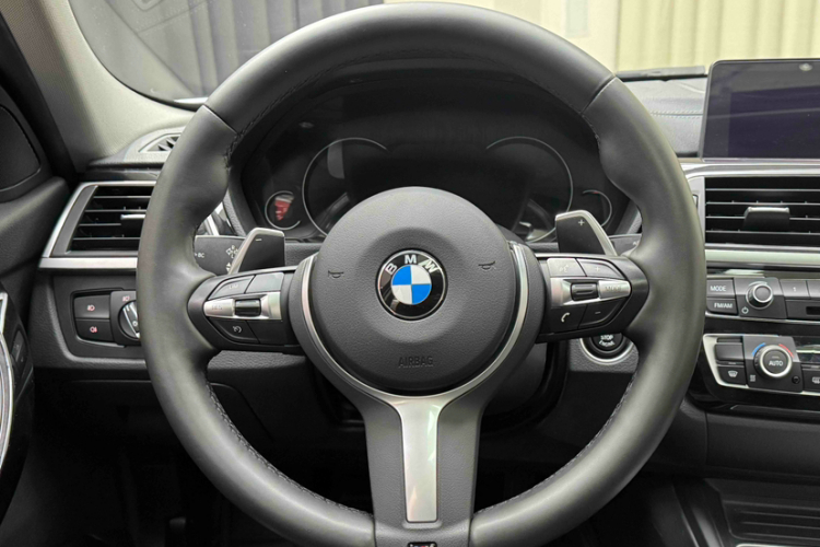 宝马3系 2018款 320Li 领先型M运动套装局部细节9011