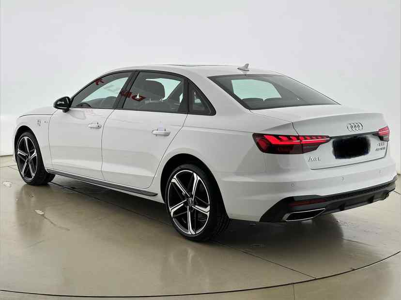 奥迪A4L 2024款 40 TFSI 豪华动感型(4)