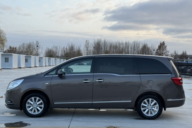 别克GL8 2017款 25S 豪华型 国V车身外观6002