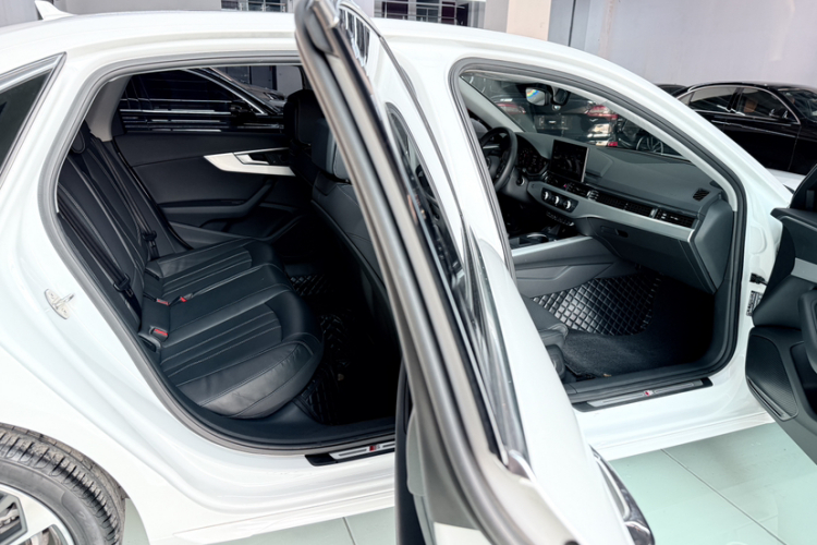 奥迪A4L 2023款 40 TFSI 时尚动感型局部细节9010