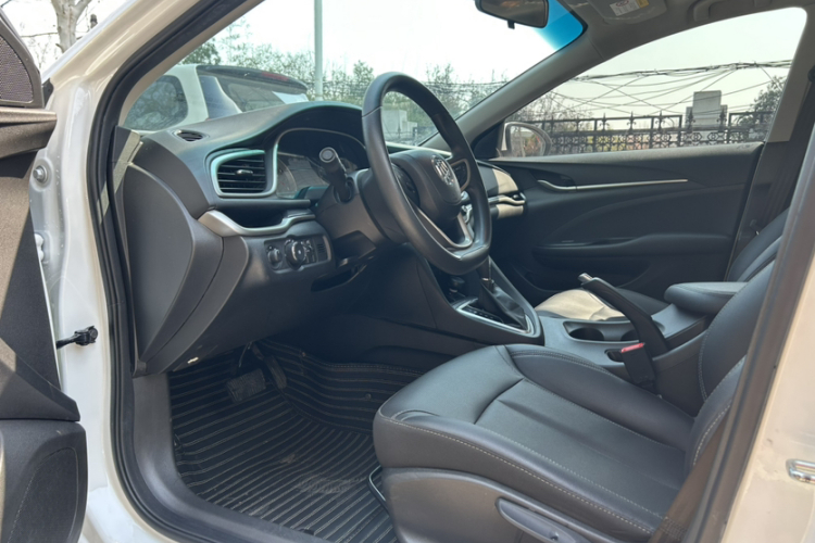 别克 英朗 2021款 改款 典范 1.5L 自动精英型中控内饰7012