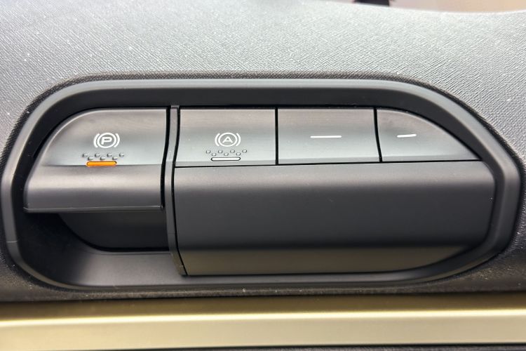 宝骏KiWi EV 2022款 艺术家轻享版 三元锂中控内饰7003