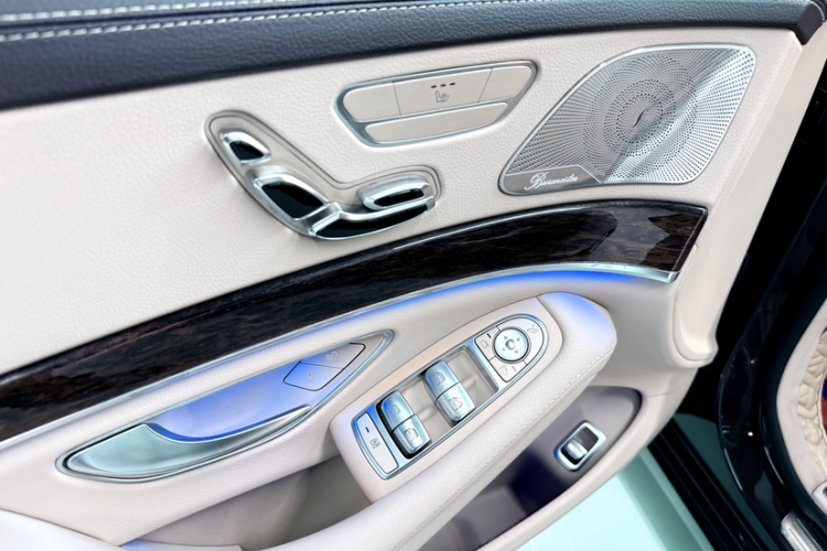 奔驰S级 2014款 S 320 L 商务型中控内饰7010