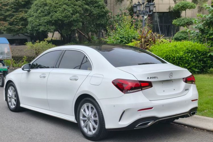 奔驰A级 2021款 A 200 L 运动轿车动感型车身外观6003