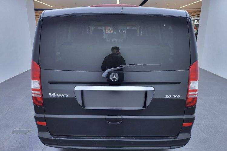 奔驰 唯雅诺 2013款 3.0L 舒适版车身外观6005