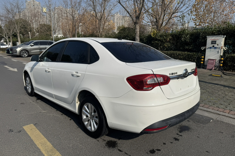 中华H530 2017款 1.6L 手动舒适型车身外观6006