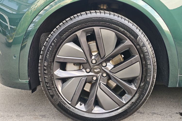 理想汽车 理想L9 2022款 Max中控内饰7002