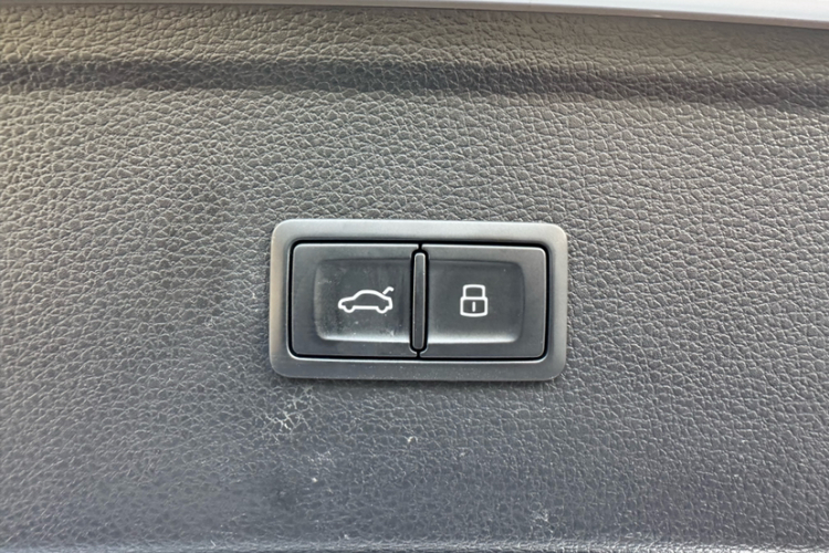 奥迪Q5L 2020款 40 TFSI 荣享时尚型车身外观6009