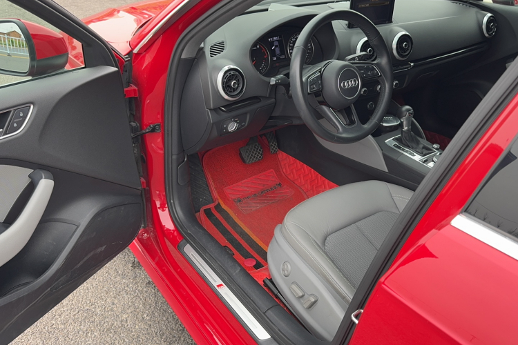 奥迪A3 2019款 Sportback 35 TFSI 时尚型 国V中控内饰7002