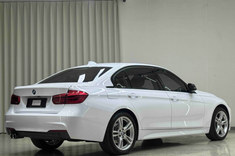 宝马3系 2018款 320Li 领先型M运动套装车身外观6003