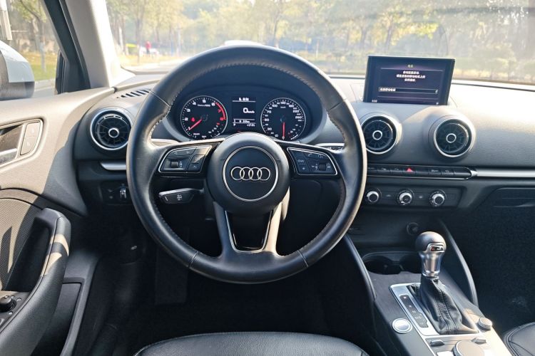 奥迪A3 2020款 Limousine 35 TFSI 进取型 国VI中控内饰7003