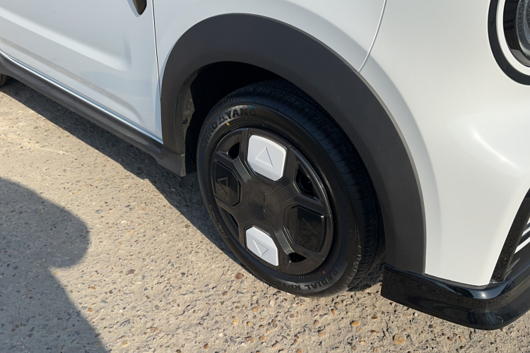 吉利银河 2025款 210km 熊猫卡丁局部细节9004