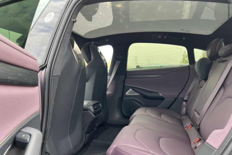 小米汽车 小米SU7 2024款 四驱超长续航高阶智驾Max版中控内饰7003