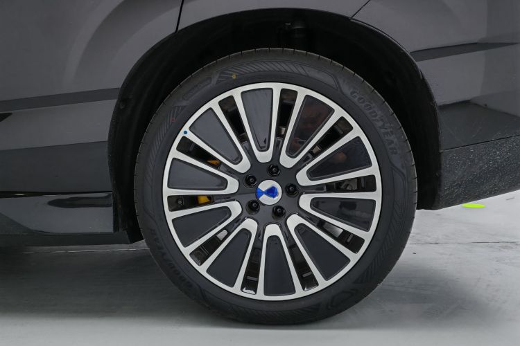 腾势N8L 2025款 旗舰型车身外观6006