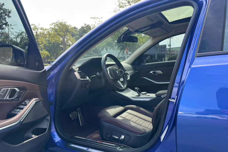 宝马3系 2020款 改款 325Li M运动曜夜套装中控内饰7001